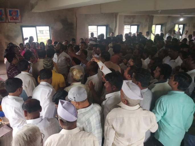 Time crumbles on topic of Krasher in Gram Sabha | वेळे ग्रामसभेत क्रेशरच्या विषयावरून गदारोळ : सदस्यांनी सभात्याग करून सभा बरखास्त Time crumbles on topic of Krasher in Gram Sabha | वेळे ग्रामसभेत क्रेशरच्या विषयावरून गदारोळ : सदस्यांनी सभात्याग करून सभा बरखास्त