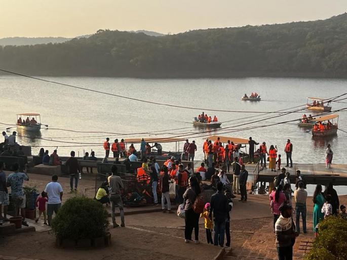 Mumbai tourist dies in Vennalekh area of Mahabaleshwar | महाबळेश्वरच्या वेण्णालेक परिसरात मुंबईच्या पर्यटकाचा मृत्यू Mumbai tourist dies in Vennalekh area of Mahabaleshwar | महाबळेश्वरच्या वेण्णालेक परिसरात मुंबईच्या पर्यटकाचा मृत्यू