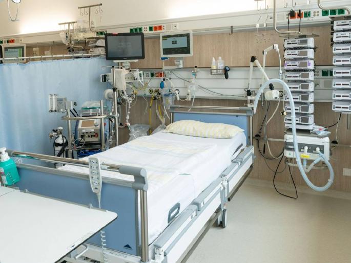 Two more hospitals in eastern and western suburbs | पूर्व, पश्चिम उपनगरात आणखी दोन रुग्णालये Two more hospitals in eastern and western suburbs | पूर्व, पश्चिम उपनगरात आणखी दोन रुग्णालये
