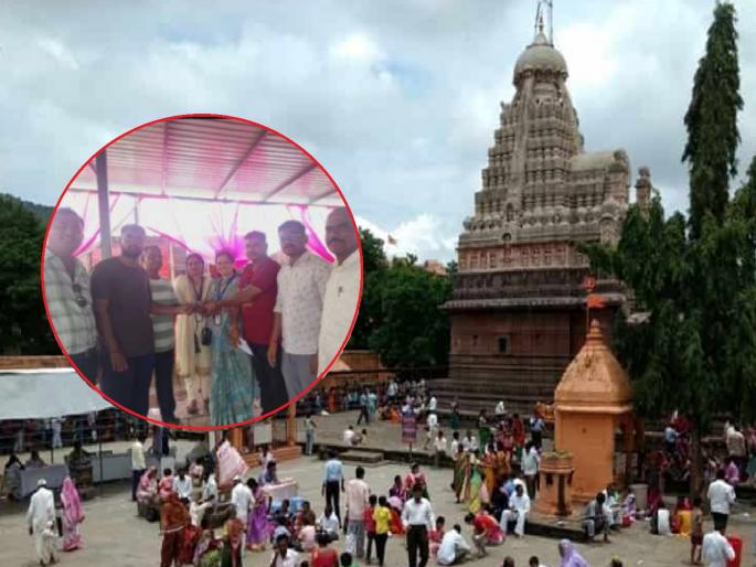 Mobile stolen from Ghrishneshwar temple in Ellora, thief jailed within hours | वेरूळच्या घृष्णेश्वर मंदिराच्या गाभाऱ्यातून मोबाइल लंपास, काही तासांत चोरटा जेरबंद Mobile stolen from Ghrishneshwar temple in Ellora, thief jailed within hours | वेरूळच्या घृष्णेश्वर मंदिराच्या गाभाऱ्यातून मोबाइल लंपास, काही तासांत चोरटा जेरबंद