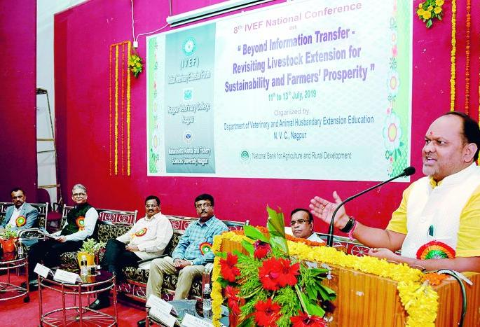 Extend the opportunities of entrepreneurship in the Veterinary sector to the youth: Mahadev Jankar | पशुवैद्यक क्षेत्रातील उद्योजकतेच्या संधी युवकांपर्यंत पोहोचवा : महादेव जानकर Extend the opportunities of entrepreneurship in the Veterinary sector to the youth: Mahadev Jankar | पशुवैद्यक क्षेत्रातील उद्योजकतेच्या संधी युवकांपर्यंत पोहोचवा : महादेव जानकर