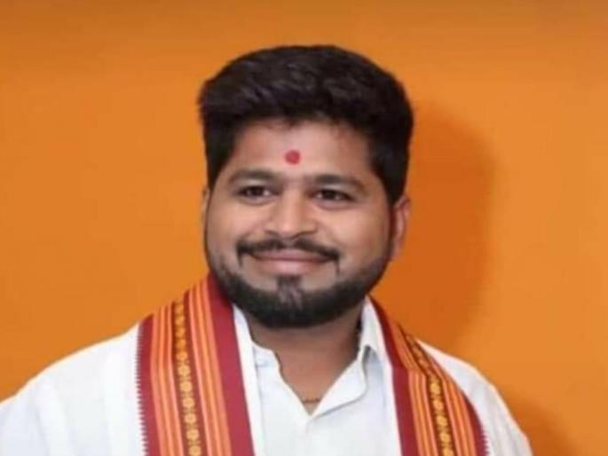 Shivsena's Yuva Sena Vibhag Pramukh Dipak Maratkar killed in Pune | युवासेनेच्या पदाधिकाऱ्याची पुण्यात हत्या; कसबा पेठेमध्ये तणाव वाढला Shivsena's Yuva Sena Vibhag Pramukh Dipak Maratkar killed in Pune | युवासेनेच्या पदाधिकाऱ्याची पुण्यात हत्या; कसबा पेठेमध्ये तणाव वाढला