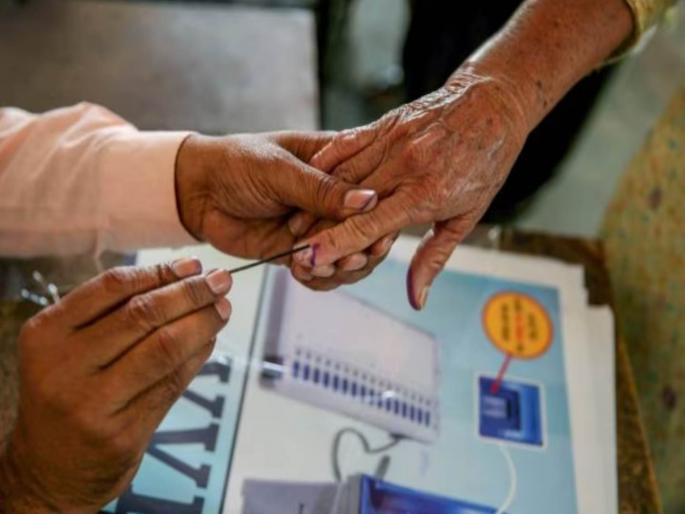 for upcoming lok sabha election 2024 the election commission has made the option of voting from home for senior citizens | घरून मतदान करायचंय मग हे वाचाच... for upcoming lok sabha election 2024 the election commission has made the option of voting from home for senior citizens | घरून मतदान करायचंय मग हे वाचाच...