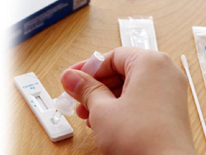 Nose stick kit available in medical store for rapid antigen test at home | सेल्फ कोरोना किटची क्रेझ भारी, घरच्या घरी टेस्ट करण्याची सोय