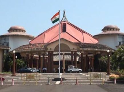 Don't quarrel openly, Chief Minister's advice to Lobo-Ajgaonkar | जाहीरपणे भांडू नका, लोबो- आजगावकरांना मुख्यमंत्र्यांचा सल्ला Don't quarrel openly, Chief Minister's advice to Lobo-Ajgaonkar | जाहीरपणे भांडू नका, लोबो- आजगावकरांना मुख्यमंत्र्यांचा सल्ला