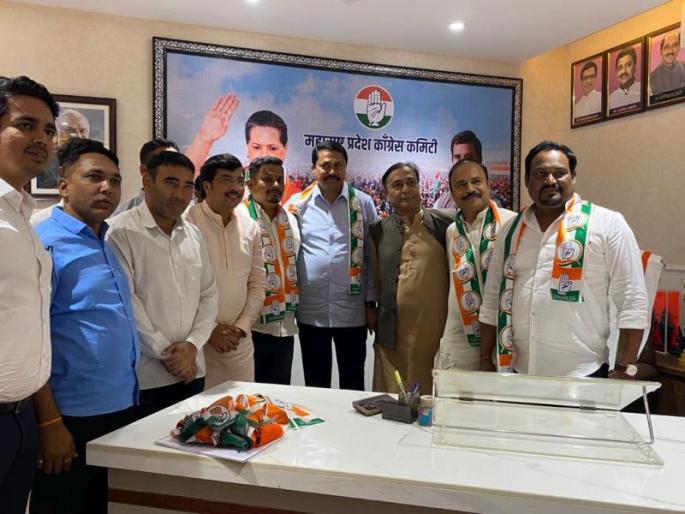 Seema Hire's brother joins Congress | भाजपा आमदारास धक्का; सीमा हिरे यांचे बंधू काँग्रेसमध्ये दाखल Seema Hire's brother joins Congress | भाजपा आमदारास धक्का; सीमा हिरे यांचे बंधू काँग्रेसमध्ये दाखल