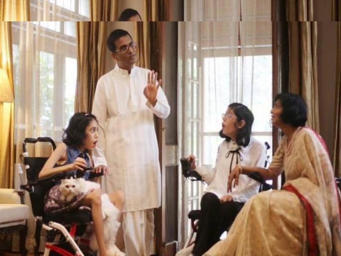 CJI DY Chandrachud's Daughters : Is becoming the Chief Justice an easy task? Chandrachud directly brought the complaining his daughters to supreme court | CJI DY Chandrachud's Daughters : सरन्यायाधीश होणे सोपे काम असते का? चंद्रचूड़ यांनी तक्रार करणाऱ्या लेकींना थेट न्यायालयात आणले CJI DY Chandrachud's Daughters : Is becoming the Chief Justice an easy task? Chandrachud directly brought the complaining his daughters to supreme court | CJI DY Chandrachud's Daughters : सरन्यायाधीश होणे सोपे काम असते का? चंद्रचूड़ यांनी तक्रार करणाऱ्या लेकींना थेट न्यायालयात आणले