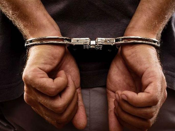 Sale of Gutkha along with diesel petrol from grocery stores Action on Bhergaon Phata in | चक्क किराणा दुकानातून डिझेल, पेट्रोलसह गुटखा विक्री; व्हेरगाव फाट्यावर पोलिसांची कारवाई Sale of Gutkha along with diesel petrol from grocery stores Action on Bhergaon Phata in | चक्क किराणा दुकानातून डिझेल, पेट्रोलसह गुटखा विक्री; व्हेरगाव फाट्यावर पोलिसांची कारवाई