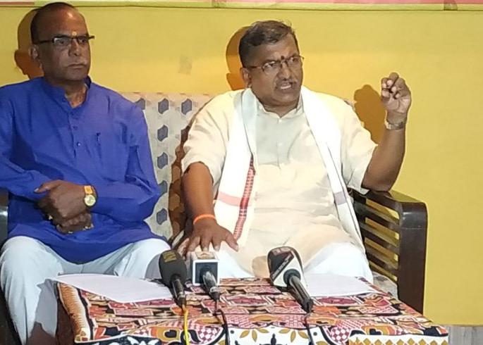 Andhra Pradesh, Kerala and W Bengal situation worrisome due to insurgency - VHP | घुसखोरीमुळे आंध्र, केरळ आणि प. बंगालची स्थिती चिंताजनक : विहिप Andhra Pradesh, Kerala and W Bengal situation worrisome due to insurgency - VHP | घुसखोरीमुळे आंध्र, केरळ आणि प. बंगालची स्थिती चिंताजनक : विहिप