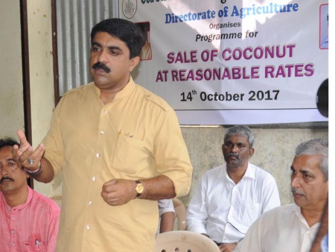 Goa - Court rejects request for filing an FIR against Nagarodayogan Minister Sardesai | गोवा - न्यायालयाने फेटाळली नगरनियोजन मंत्री सरदेसाई यांच्याविरोधात एफआयआर दाखल करण्याची मागणी