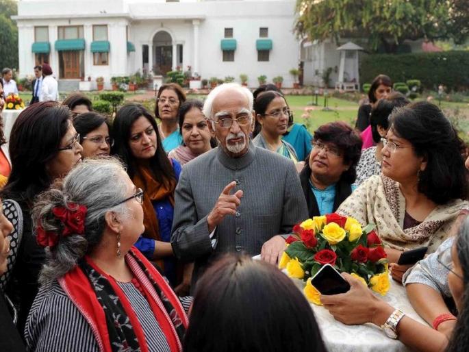 Such statements do not seem to be high on the level ... BJP criticized Ansari | अशी विधाने उच्चपदाला शोभत नाहीत... भाजपाची अन्सारींवर टीका Such statements do not seem to be high on the level ... BJP criticized Ansari | अशी विधाने उच्चपदाला शोभत नाहीत... भाजपाची अन्सारींवर टीका