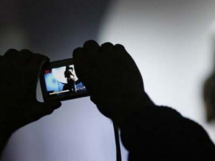 Pune : Forced a youth girl to make a nude video and sex with her; The youth was arrested | पुणे : तरूणीला नग्न व्हिडिओ करण्यास भाग पाडले अन् तिच्यासोबत शारीरिक संबंध प्रस्थापित केले ; तरूणाला अटक Pune : Forced a youth girl to make a nude video and sex with her; The youth was arrested | पुणे : तरूणीला नग्न व्हिडिओ करण्यास भाग पाडले अन् तिच्यासोबत शारीरिक संबंध प्रस्थापित केले ; तरूणाला अटक