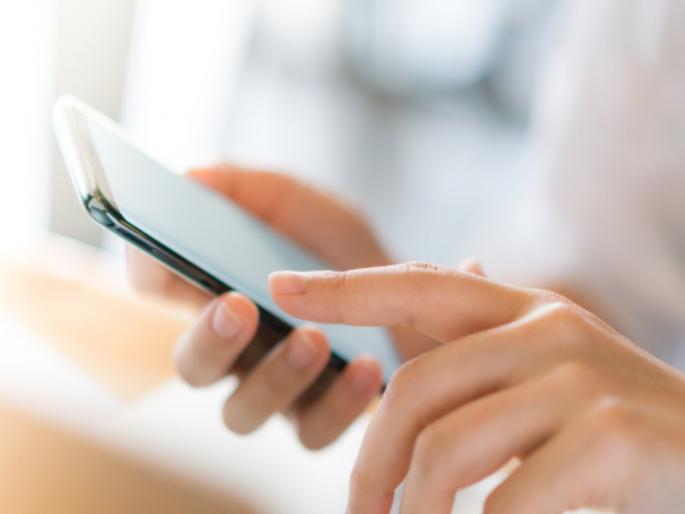 Love bloomed on video call boyfriend took photos viral | व्हिडीओ कॉलवर प्रेम फुलले, प्रियकराने फोटो व्हायरल केले