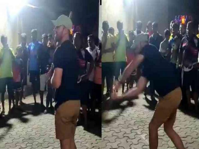 Video of Mr. 360 AB de Villiers playing 'Gully Cricket' with fans in Mumbai is going viral  | एबी डिव्हिलियर्स मुंबईत चाहत्यांसोबत खेळतोय 'गल्ली क्रिकेट', व्हिडीओनं जिंकली मनं! 