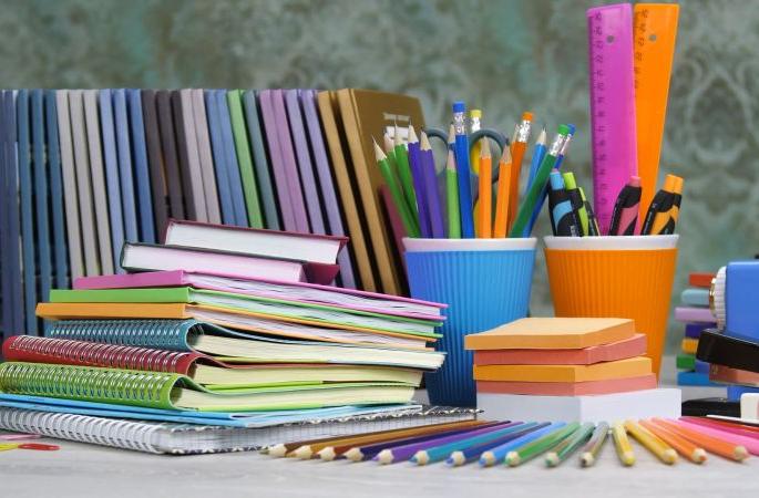 100 crore stationery business stalled due to online education | ऑनलाईन शिक्षणामुळे १०० कोटींचा स्टेशनरी व्यवसाय ठप्प