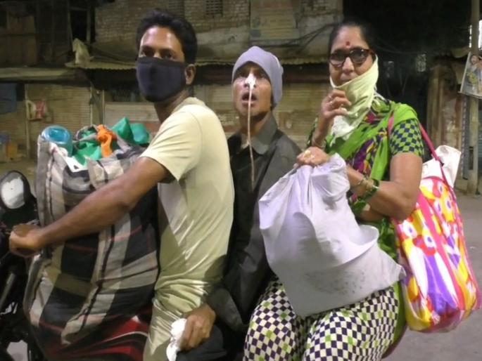 The trip from Seat to Mulund to Bhiwandi is a life-threatening journey for a cancer patient vrd | माणुसकीचा अंत! कॅन्सर रुग्णाचा दुचाकीवरून मुलुंड ते भिवंडीपर्यंतचा ट्रिपल सीट जीवघेणा प्रवास The trip from Seat to Mulund to Bhiwandi is a life-threatening journey for a cancer patient vrd | माणुसकीचा अंत! कॅन्सर रुग्णाचा दुचाकीवरून मुलुंड ते भिवंडीपर्यंतचा ट्रिपल सीट जीवघेणा प्रवास