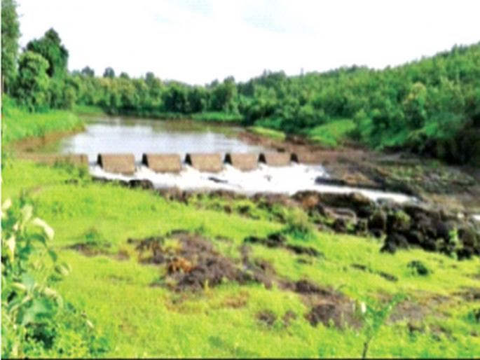 Due to the lack of roads, the tragic end of a one and a half month old baby due to lack of timely treatment | रस्त्याअभावी वेळेवर उपचार न मिळाल्याने दीड महिन्याच्या चिमुकलीचा करुण अंत Due to the lack of roads, the tragic end of a one and a half month old baby due to lack of timely treatment | रस्त्याअभावी वेळेवर उपचार न मिळाल्याने दीड महिन्याच्या चिमुकलीचा करुण अंत