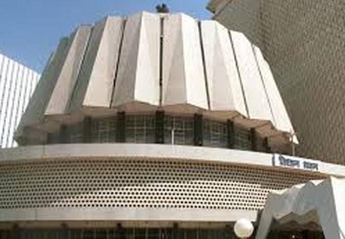 Alliance-led alliance in Nashik faces threat of insurgency | नाशकात युती-आघाडीला बंडखोरीची धास्ती