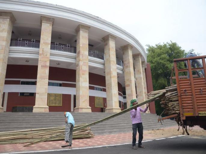 Legislature secretariat work in Nagpur from Monday | नागपुरात विधिमंडळ सचिवालयाचे कामकाज सोमवारपासून Legislature secretariat work in Nagpur from Monday | नागपुरात विधिमंडळ सचिवालयाचे कामकाज सोमवारपासून