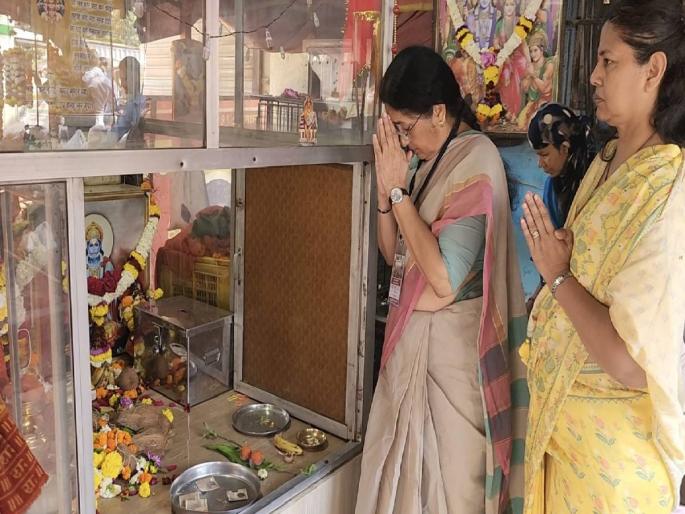 Vidya Chavan has said that BJP's saffron is a symbol of indulgence | भाजपचा भगवा हा भोगाचे प्रतिक; विद्या चव्हाण यांचे वादग्रस्त विधान Vidya Chavan has said that BJP's saffron is a symbol of indulgence | भाजपचा भगवा हा भोगाचे प्रतिक; विद्या चव्हाण यांचे वादग्रस्त विधान