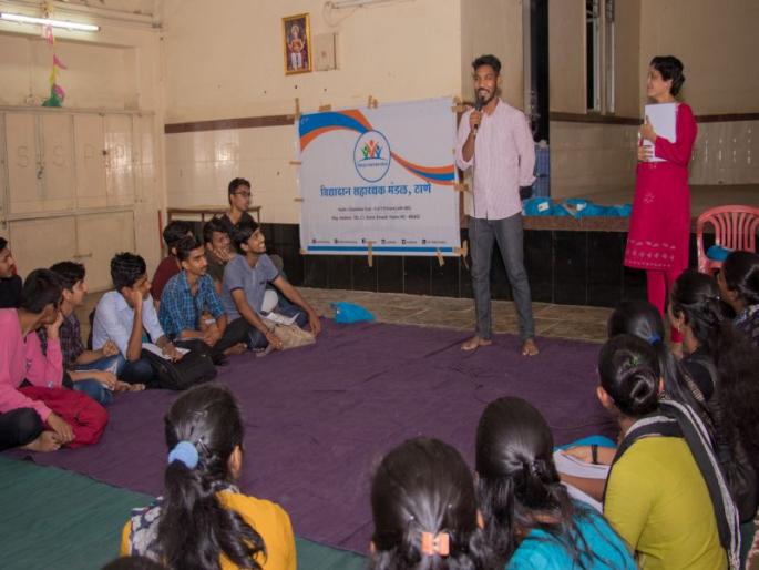 Education provided financial support; Apart from this, value and sentiments have been achieved: the spirit of the students | विद्यादानमुळे आर्थिक मदत मिळालीच;शिवाय मूल्य, संस्कारांची शिदोरी मिळाली : विद्यार्थ्यांच्या भावना Education provided financial support; Apart from this, value and sentiments have been achieved: the spirit of the students | विद्यादानमुळे आर्थिक मदत मिळालीच;शिवाय मूल्य, संस्कारांची शिदोरी मिळाली : विद्यार्थ्यांच्या भावना