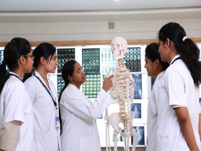 Injustice to tribals in recruitment of medical college professors in the state in amravti | राज्यात वैद्यकीय महाविद्यालय प्राध्यापक भरतीत आदिवासींवर अन्याय; राज्य लोकसेवा आयोगाचा अजब-गजब कारभार