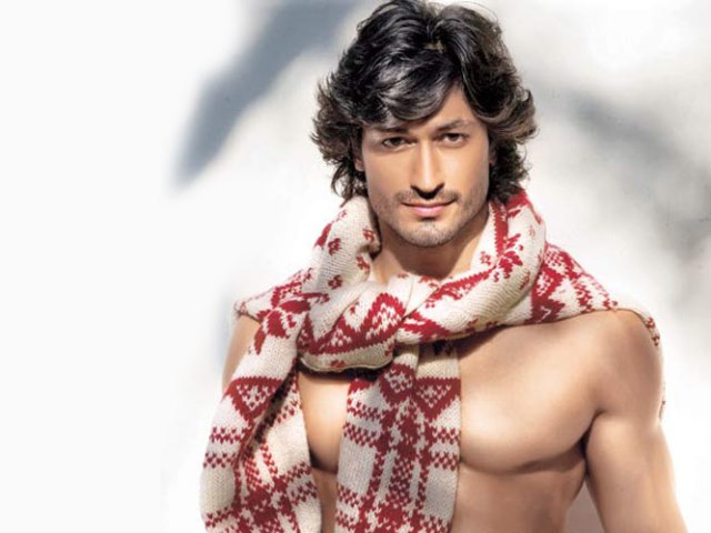 Vidyut Jamwal ranked in top martial artists list in the world | जगातील टॉप मार्शल आर्टिस्टच्या यादीत विद्युत जामवालचा समावेश