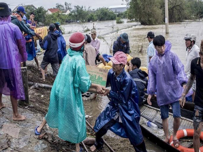 Typhoon Kajiki 5.8 lakh people in Vietnam will have to leave their homes! What is the real reason? | व्हिएतनाममधील ५.८ लाख लोकांना आपली घरं सोडावी लागणार! नेमकं कारण तरी काय?