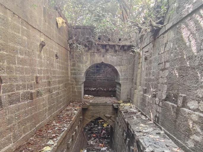 Historical monument found in Satara, need for conservation | साताऱ्यात सापडला ऐतिहासिक ठेवा!, संवर्धनाची गरज Historical monument found in Satara, need for conservation | साताऱ्यात सापडला ऐतिहासिक ठेवा!, संवर्धनाची गरज