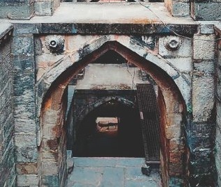 Mahimapur in Amravati district has a mysterious 13th century well | अमरावती जिल्ह्यातील महिमापुरात आहे तेराव्या शतकातील रहस्यमयी विहीर Mahimapur in Amravati district has a mysterious 13th century well | अमरावती जिल्ह्यातील महिमापुरात आहे तेराव्या शतकातील रहस्यमयी विहीर