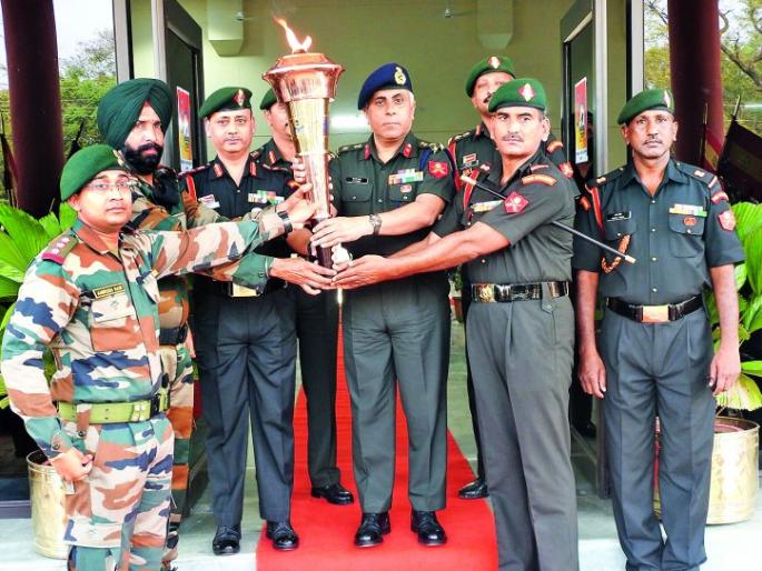 Victory torch of Indo-Pakistani war in Nagpur | भारत-पाकिस्तान युद्धाची विजयी मशाल नागपुरात Victory torch of Indo-Pakistani war in Nagpur | भारत-पाकिस्तान युद्धाची विजयी मशाल नागपुरात