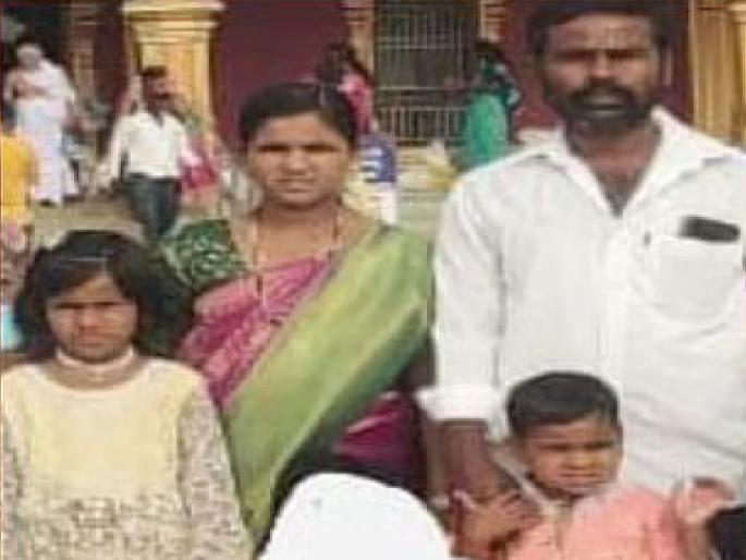 Four members of the same family died under the debris after the mud roof of a house collapsed due to heavy rains in Moratgi Bijapur district | Sangli News: मोरटगी येथे घराचे छत कोसळून एकाच कुटुंबातील चौघांचा गुदमरून मृत्यू Four members of the same family died under the debris after the mud roof of a house collapsed due to heavy rains in Moratgi Bijapur district | Sangli News: मोरटगी येथे घराचे छत कोसळून एकाच कुटुंबातील चौघांचा गुदमरून मृत्यू