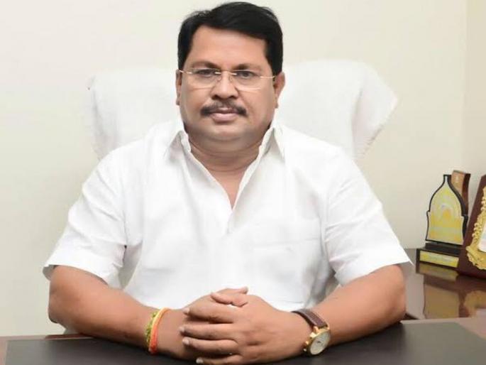 exchange of ministries between vijay wadettiwar and sanjay rathod | अशी ही अदलाबदली; राजकीय 'भूकंप' घडवणारं खातं वडेट्टीवारांकडून आता संजय राठोडांकडे exchange of ministries between vijay wadettiwar and sanjay rathod | अशी ही अदलाबदली; राजकीय 'भूकंप' घडवणारं खातं वडेट्टीवारांकडून आता संजय राठोडांकडे