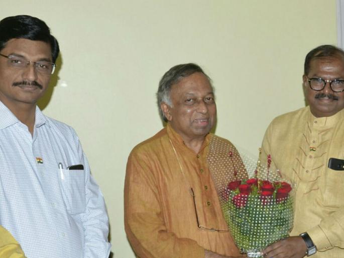 The science of the sanskars should reach the children: The great scientist Vijay Bhatkar expressed his opinion in Solapur | संस्कारांतील विज्ञान मुलांपर्यंत पोहोचावं : थोर शास्त्रज्ञ विजय भटकर यांनी सोलापूरात व्यक्त केले मत