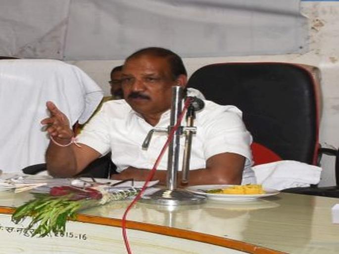 If you delay working, the action will be taken | कामांमध्ये दिरंगाई केल्यास कारवाईचा बडगा If you delay working, the action will be taken | कामांमध्ये दिरंगाई केल्यास कारवाईचा बडगा