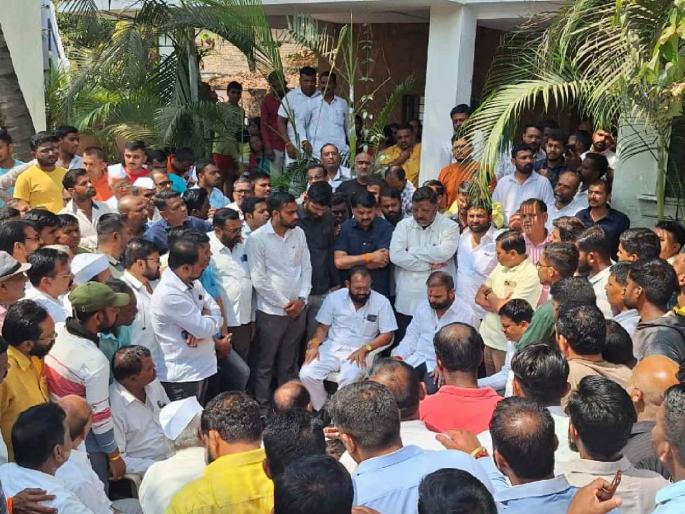 Vijay Karanjkar upset in Nashik after Uddhav Thackeray group nominated Rajabhau Vaje | ठाकरे गटाने राजाभाऊ वाजे यांना उमेदवारी दिल्याने नाशिकमध्ये विजय करंजकर नाराज Vijay Karanjkar upset in Nashik after Uddhav Thackeray group nominated Rajabhau Vaje | ठाकरे गटाने राजाभाऊ वाजे यांना उमेदवारी दिल्याने नाशिकमध्ये विजय करंजकर नाराज