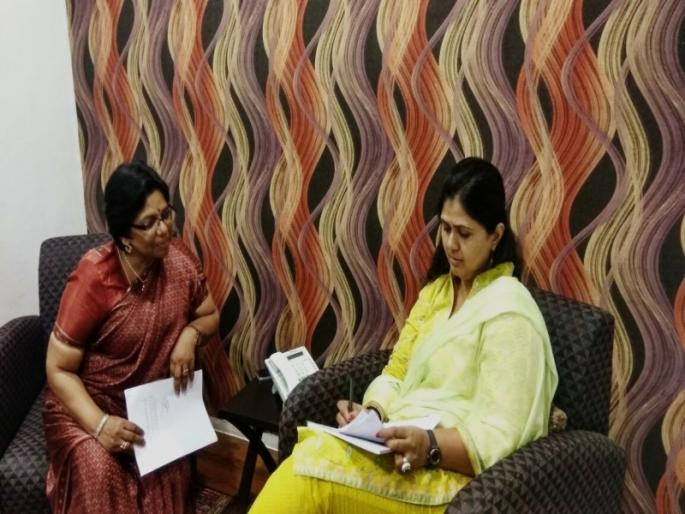 Women's Movement Against Women's Defamation by Social Media | सामाजिक माध्यमांतून महिलांची बदनामी करणाऱ्यांविरोधात महिला आयोगाचे पाऊल  Women's Movement Against Women's Defamation by Social Media | सामाजिक माध्यमांतून महिलांची बदनामी करणाऱ्यांविरोधात महिला आयोगाचे पाऊल