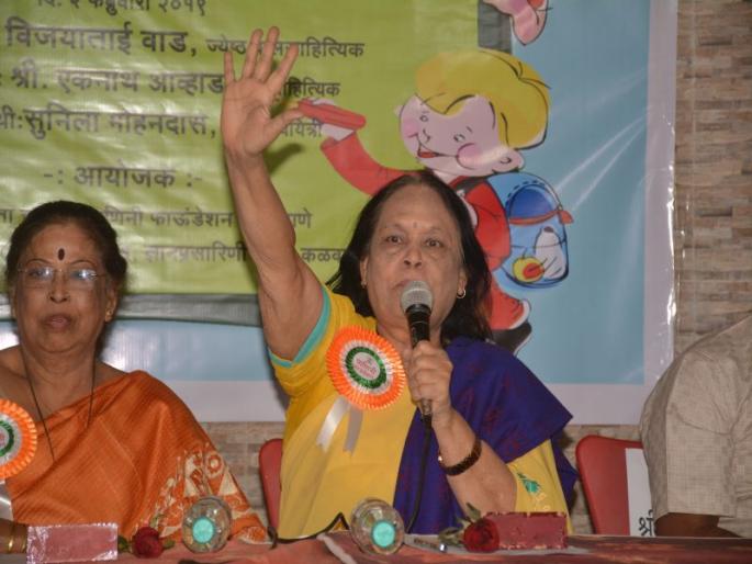 In addition to the textbook, read a book a month: Dr. Vijaya Wad | पाठ्यपुस्तकाव्यतिरिक्त महिन्याला एखादे पुस्तक तरी वाचा : डॉ. विजया वाड In addition to the textbook, read a book a month: Dr. Vijaya Wad | पाठ्यपुस्तकाव्यतिरिक्त महिन्याला एखादे पुस्तक तरी वाचा : डॉ. विजया वाड