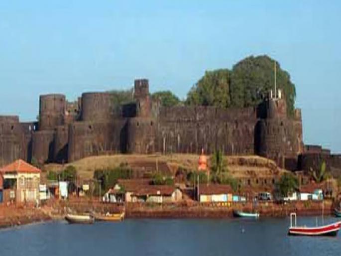 Vijaydurg Fort will be lit up with lamp festival to welcome the New Year | Sindhudurg: नववर्ष स्वागताला ‘विजयदुर्ग किल्ला’ दीपोत्सवाने उजळणार Vijaydurg Fort will be lit up with lamp festival to welcome the New Year | Sindhudurg: नववर्ष स्वागताला ‘विजयदुर्ग किल्ला’ दीपोत्सवाने उजळणार