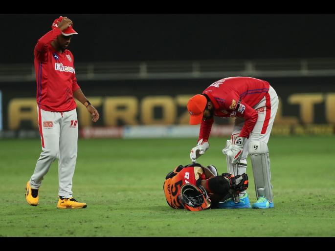 KXIP vs SRH Latest News : Oh no! Vijay Shankar's hit on the left side of his helmet | KXIP vs SRH Latest News : विजय शंकरच्या हेल्मेटवर चेंडू आदळला अन् सर्वांच्या काळजाचा ठोका चुकला, Video