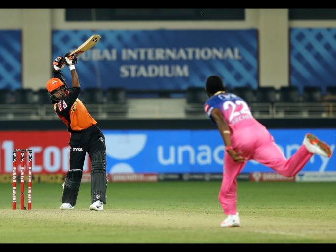 SRH vs RCB Latest News : SRH’s Vijay Shankar ruled out of remainder of the tournament IPL 2020 | SRH vs RCB Latest News : RCBचा सामना करण्यापूर्वी SRHला धक्का; अष्टपैलू खेळाडूची IPL2020तून माघार