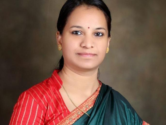Conservation of birds is the need of the hour - Vijayshree Hemke | पक्ष्यांचे संवर्धन काळाची गरज - विजयश्री हेमके Conservation of birds is the need of the hour - Vijayshree Hemke | पक्ष्यांचे संवर्धन काळाची गरज - विजयश्री हेमके