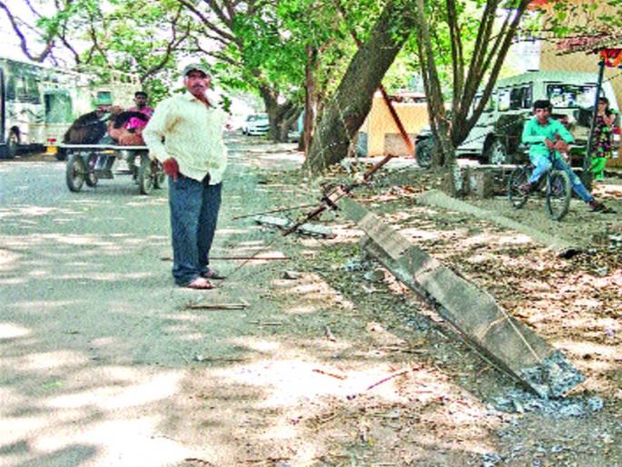 Electricity has disappeared in the Kamshet area | कामशेत परिसरामध्ये वीज झाली गायब Electricity has disappeared in the Kamshet area | कामशेत परिसरामध्ये वीज झाली गायब