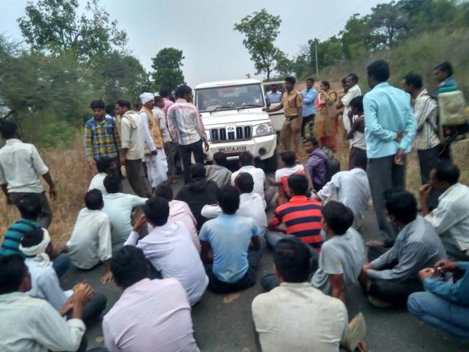 Farmer's electricity connection broke out after resisting the farmers of Manora taluka! | मानोरा तालुक्यात शेतक-यांचा विरोध झुगारून कृषीपंपाची वीजजोडणी तोडली!