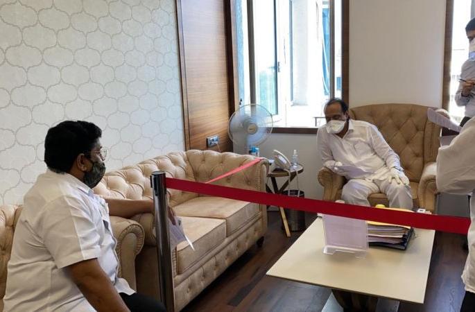 A jumbo hospital should be set up in Nagpur immediately | नागपुरात तातडीने जम्बो हॉस्पिटल उभारावे