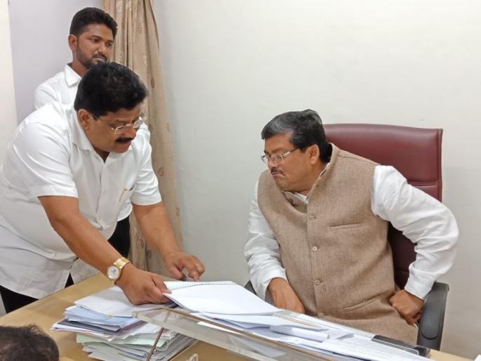 Vikas Thakare submit the accounts of the rebels and own work | विकास ठाकरेंनी मांडला कामाचा अन् बंडखोरांचा लेखाजोखा