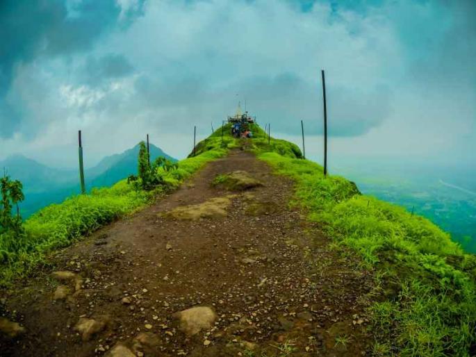 vikatgad peb fort is blessed by nature | निसर्गाचे वरदान लाभलेला पेब गड
