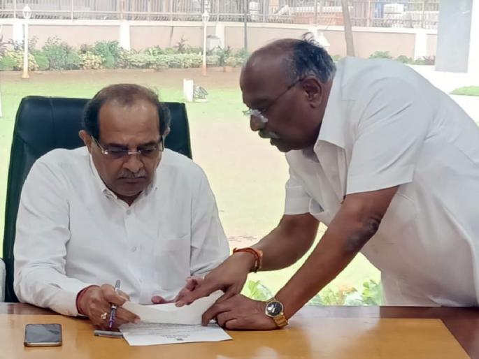 Ichalkaranji will be a separate taluka? Order of the Revenue Minister to submit the proposal | कोल्हापूर: इचलकरंजी स्वतंत्र तालुका होणार? प्रस्ताव सादर करण्याचे महसूलमंत्र्यांचे आदेश Ichalkaranji will be a separate taluka? Order of the Revenue Minister to submit the proposal | कोल्हापूर: इचलकरंजी स्वतंत्र तालुका होणार? प्रस्ताव सादर करण्याचे महसूलमंत्र्यांचे आदेश