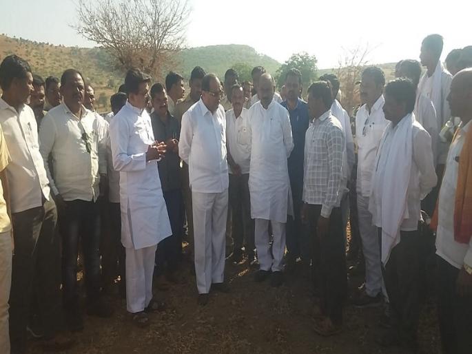 Farmer suicides due to wrong policies of the government - Radhakrishna Vikhe Patil | सरकारच्या चुकीच्या धोरणामुळेच शेतकरी आत्महत्या वाढल्या - राधाकृष्ण विखे पाटील Farmer suicides due to wrong policies of the government - Radhakrishna Vikhe Patil | सरकारच्या चुकीच्या धोरणामुळेच शेतकरी आत्महत्या वाढल्या - राधाकृष्ण विखे पाटील