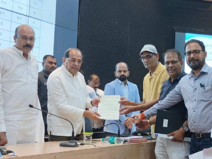 The Guardian Minister suspended the flood control line of Merna, Vidrupa river | माेर्णा, विद्रूपा नदीच्या पुर नियंत्रण रेषेला पालकमंत्र्यांनी दिली स्थगिती The Guardian Minister suspended the flood control line of Merna, Vidrupa river | माेर्णा, विद्रूपा नदीच्या पुर नियंत्रण रेषेला पालकमंत्र्यांनी दिली स्थगिती